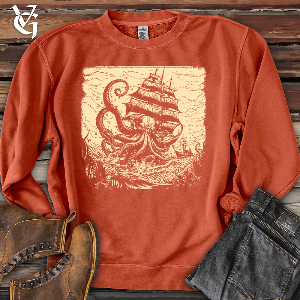 Viking Goods Kraken at Sea Banjo Bison Pigment-Dyed Crewneck Pigment Amber / L