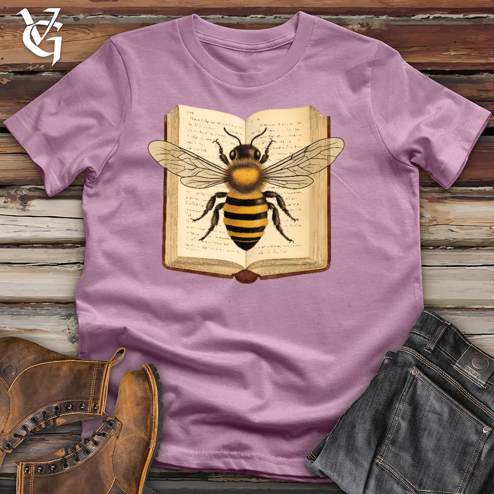 Viking Goods Rather Bee Reading Cotton Tee Orchid / L