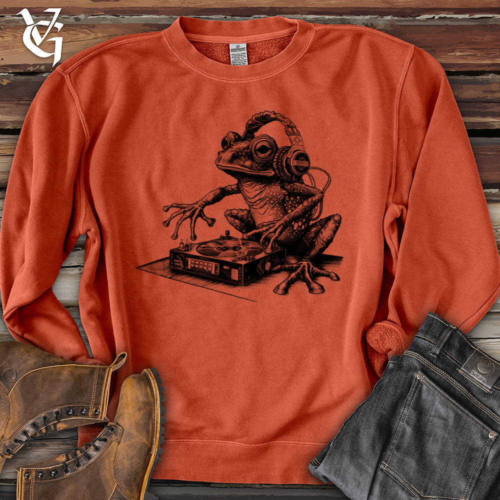 Viking Goods Dj Frog Banjo Bison Pigment-Dyed Crewneck Pigment Amber / L