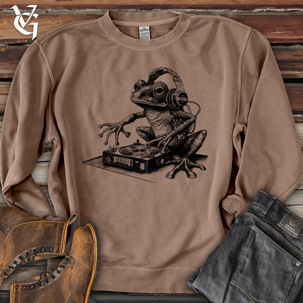 Viking Goods Dj Frog Banjo Bison Pigment-Dyed Crewneck Pigment Clay / L